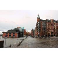 1110_1372 Hamburger Fischmarkt überflutet - Grosse Elbstrasse unter Wasser. | Hochwasser in Hamburg - Sturmflut.